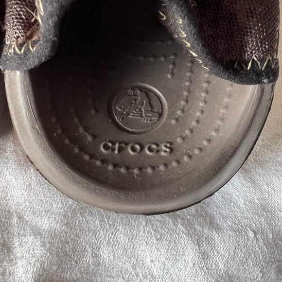 Crocs Chocolate Brown Clogs men's size 10. Breathable, ankle strap. - Picture 4 of 6